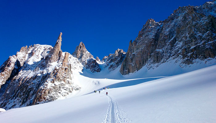 INTERSPORT-LES-MENUIRES-LOCATION-SKIS-DE-RANDO-1